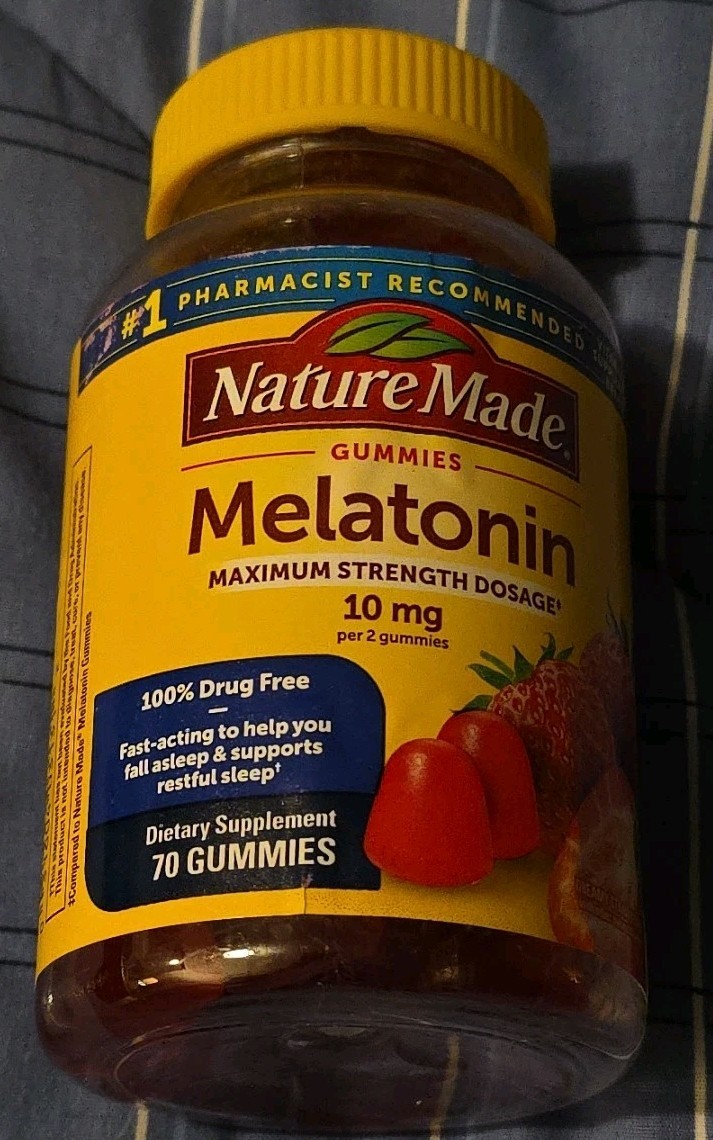 Nature Made Melatonin 10mg Dietary Supplement Strawberry 70 Gummies EXP: 09/2025