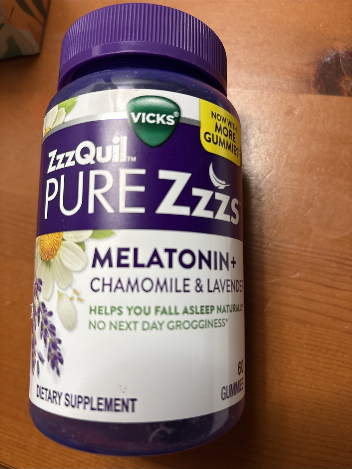 Vicks ZzzQuil PURE Zzzs Melatonin+ Chamomile Lavender 60 Gummies Exp 2027