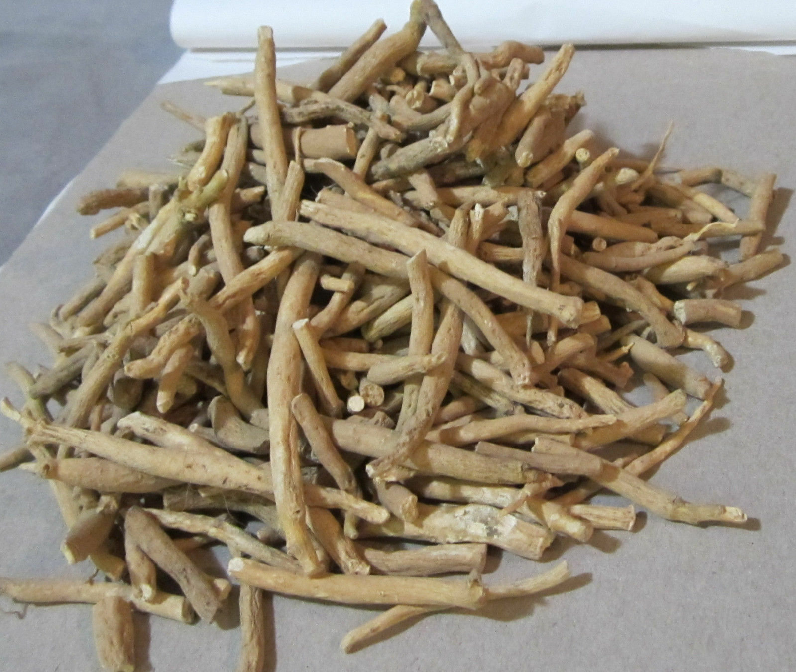 Ashwagandha Roots Withania Somnifera Indian Ginseng Raw & Whole Herbs FREE SHIPS